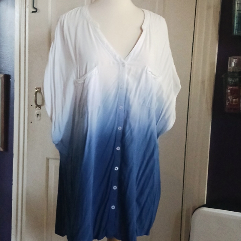 Torrid dip dye Rayon Short Sleeve Blouse